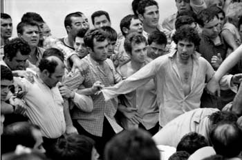 34 chicos en la procesion